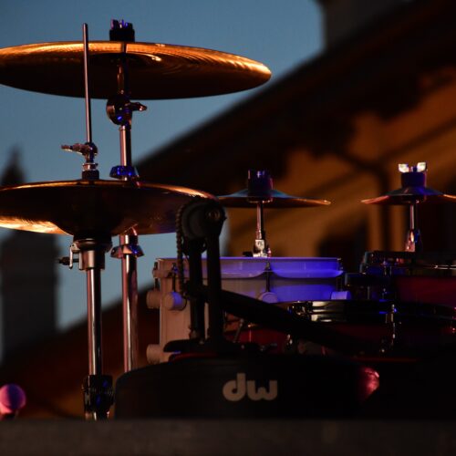 Improvisation et rythme : ce que le jazz doit aux percussions du monde entier