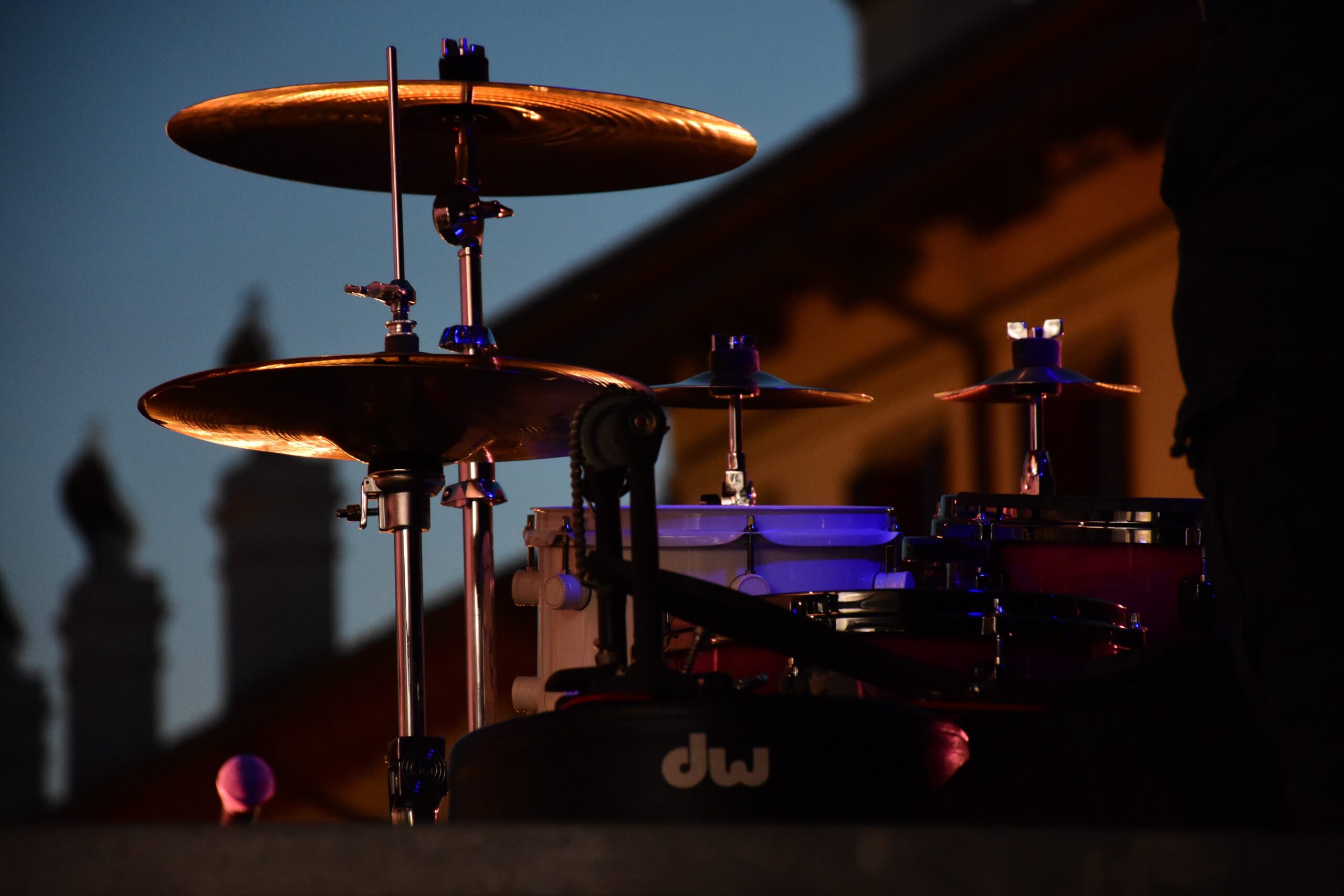 Improvisation et rythme : ce que le jazz doit aux percussions du monde entier