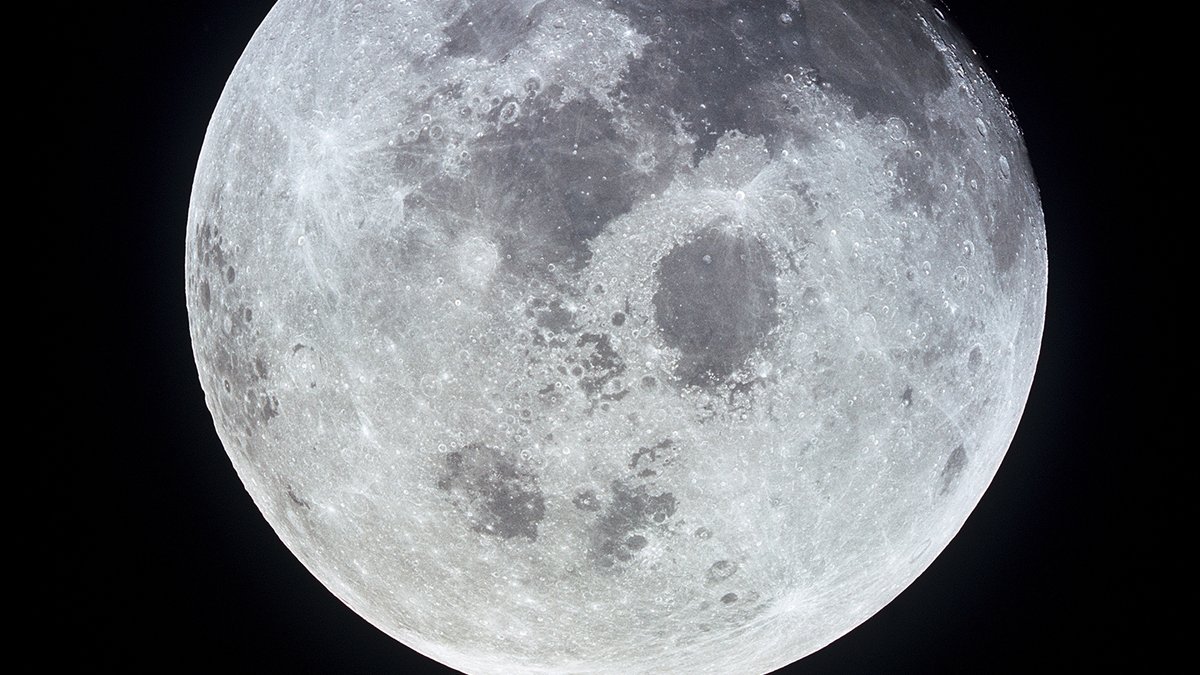 La pleine lune photographiée depuis le vaisseau Apollo 11 en 1969