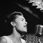 Billie Holiday chantant au Downbeat à New York en 1947